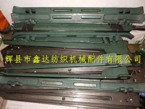 織布機梭箱蓋板3305、擋板3306、底板3307